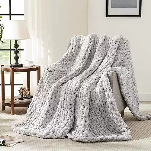 L'AGRATY Chunky Knit Blanket